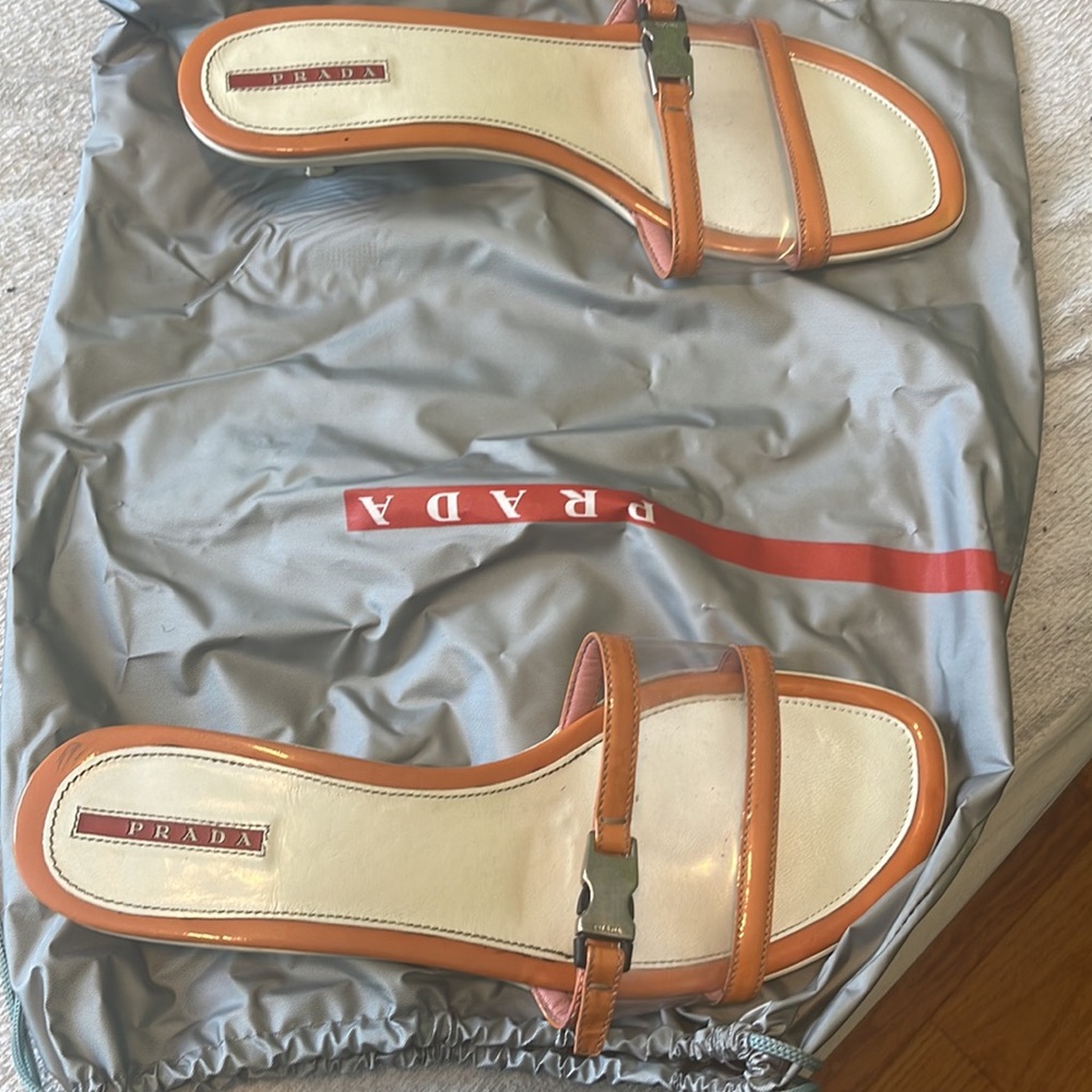 Prada women kitten heel - Picture 2 of 2